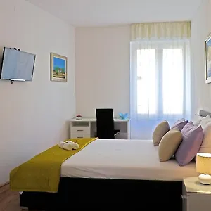 A&m And 3*, Split Croatia